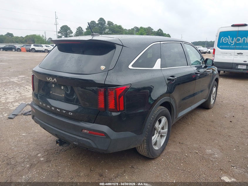 VIN 5XYRG4LC9NG136967 2022 KIA SORENTO LX