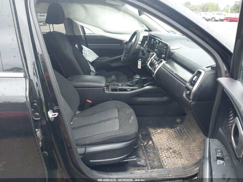 VIN 5XYRG4LC9NG136967 2022 KIA SORENTO LX