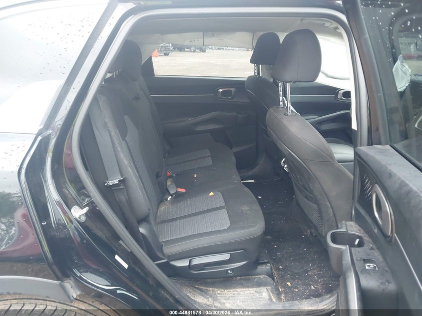 VIN 5XYRG4LC9NG136967 2022 KIA SORENTO LX