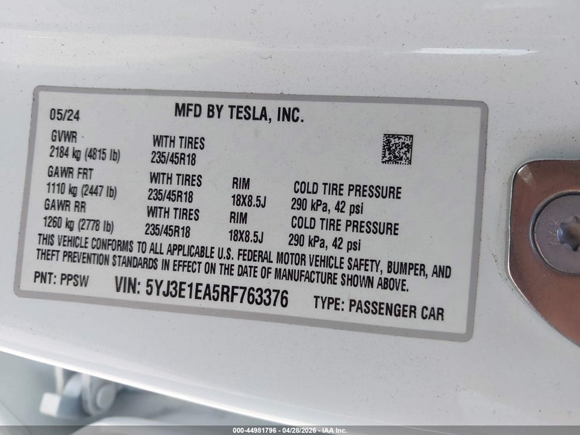 TESLA MODEL 3 - zdjęcie 9