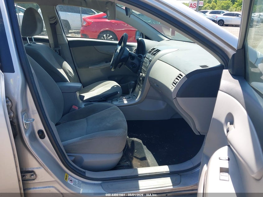 2T1BU4EE7BC644354 2011 Toyota Corolla 1.8 Le Silver