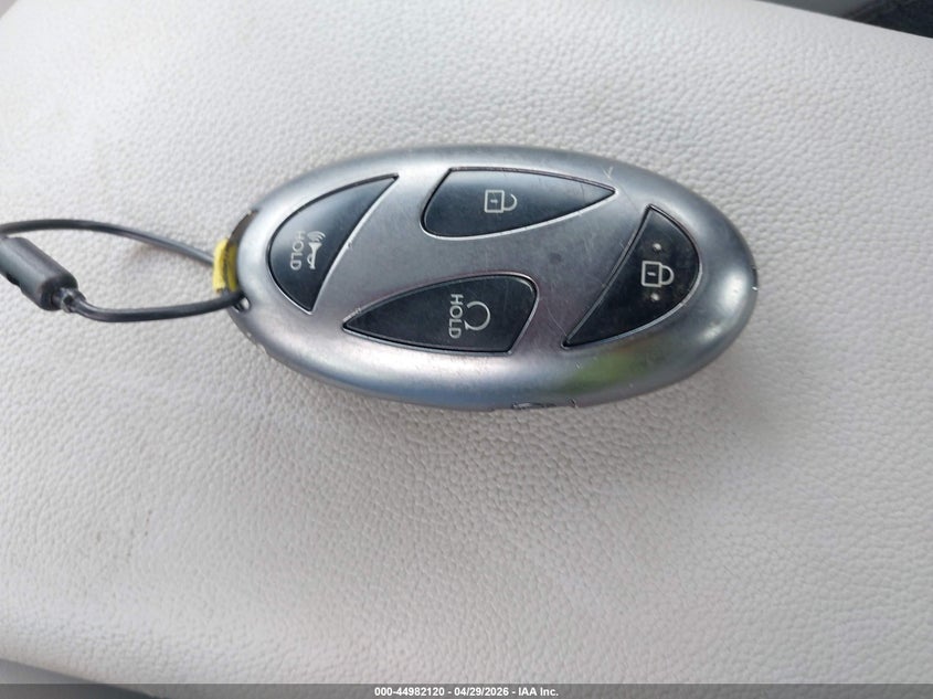 2025 HYUNDAI ELANTRA HYBRID LIMITED — Photo 11