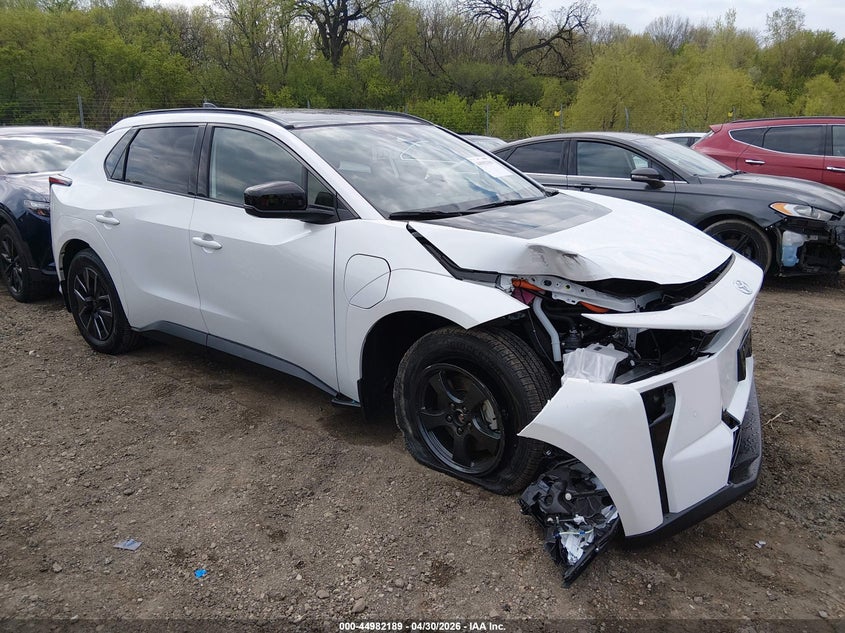 TOYOTA BZ XLE 2026