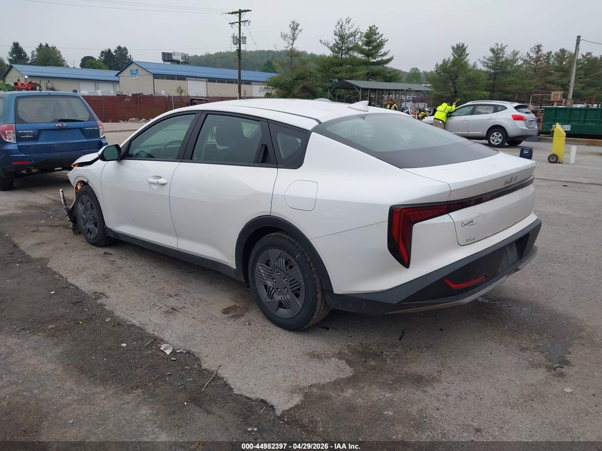 Vin: 3kpft4de9se077877, lot: 45479821, kia k4 lx 20253