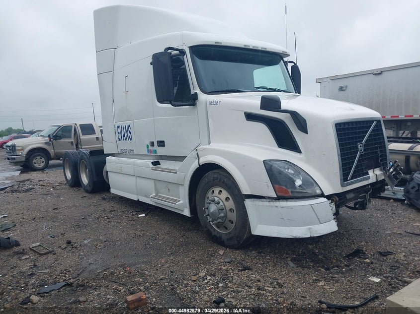 2014 VOLVO VN VNL