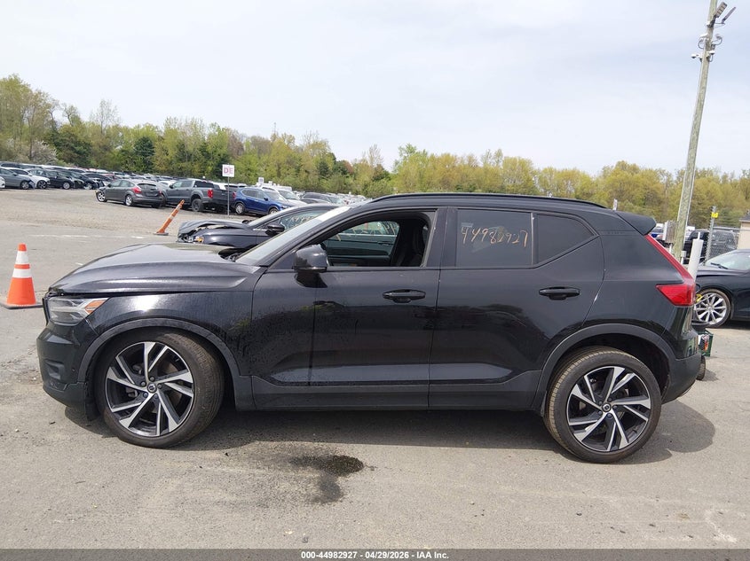 2019 Volvo Xc40 T5 Momentum/T5 R-Design VIN: YV4162XZ0K2013564 Lot: 44982927