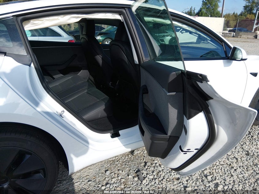AtlanticExpress - Tesla Model 3