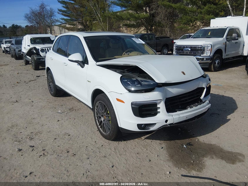 Vin: wp1ae2a20hla68373, lot: 45480615, porsche cayenne e-hybrid s/s platinum edition 2017 img_1