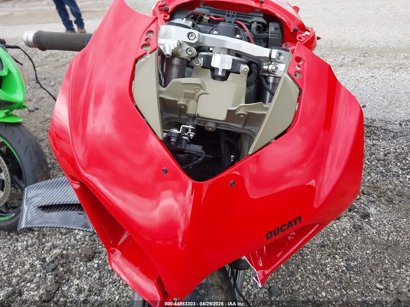 2023 Ducati Panigale V4S VIN: ZDMDAGWW4PB002825 Lot: 44983303