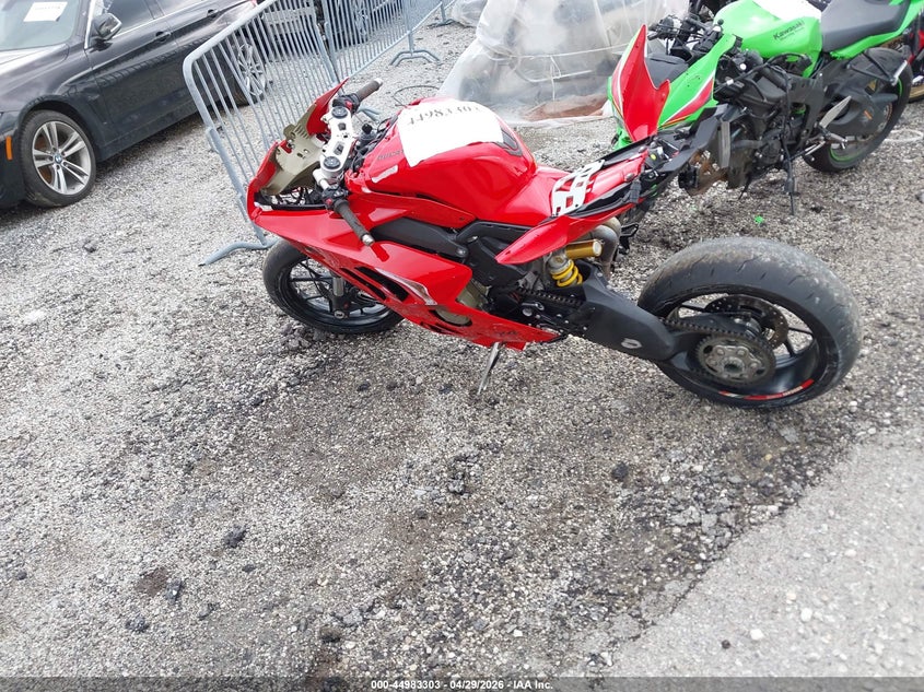 2023 Ducati Panigale V4S VIN: ZDMDAGWW4PB002825 Lot: 44983303