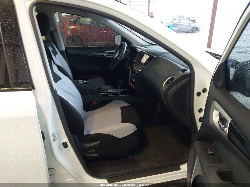 2016 Nissan Pathfinder Sv