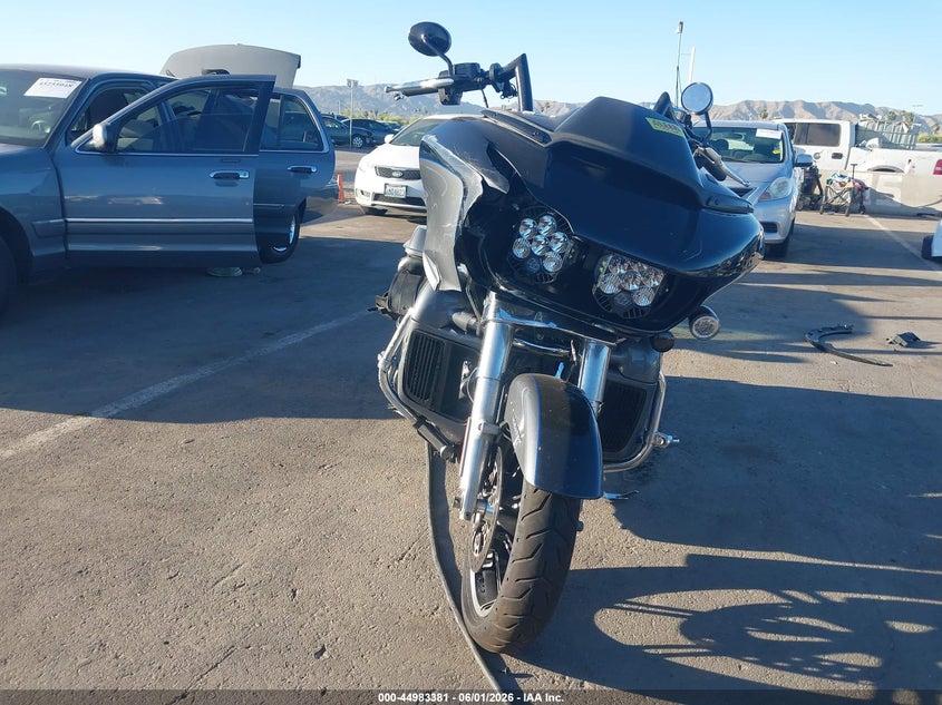 HARLEY-DAVIDSON FLTRK 2021