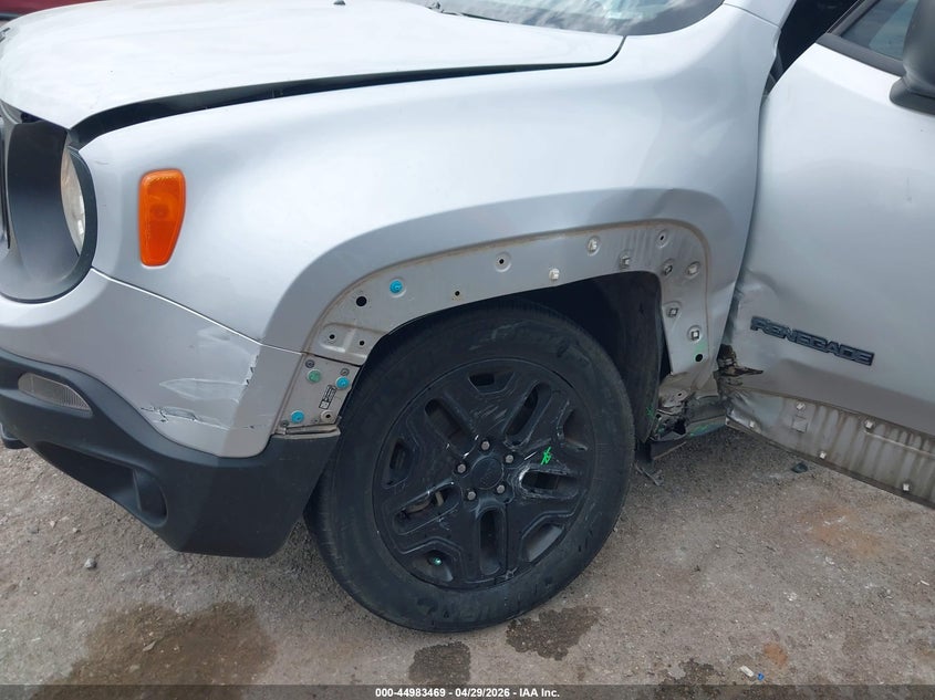 2018 JEEP RENEGADE auction photo 6