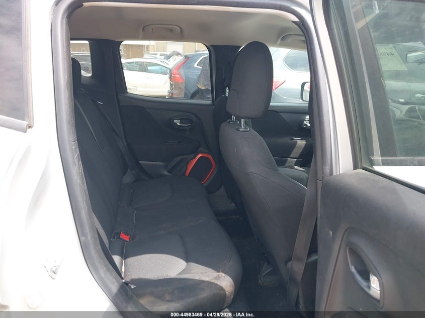2018 JEEP RENEGADE auction photo 8