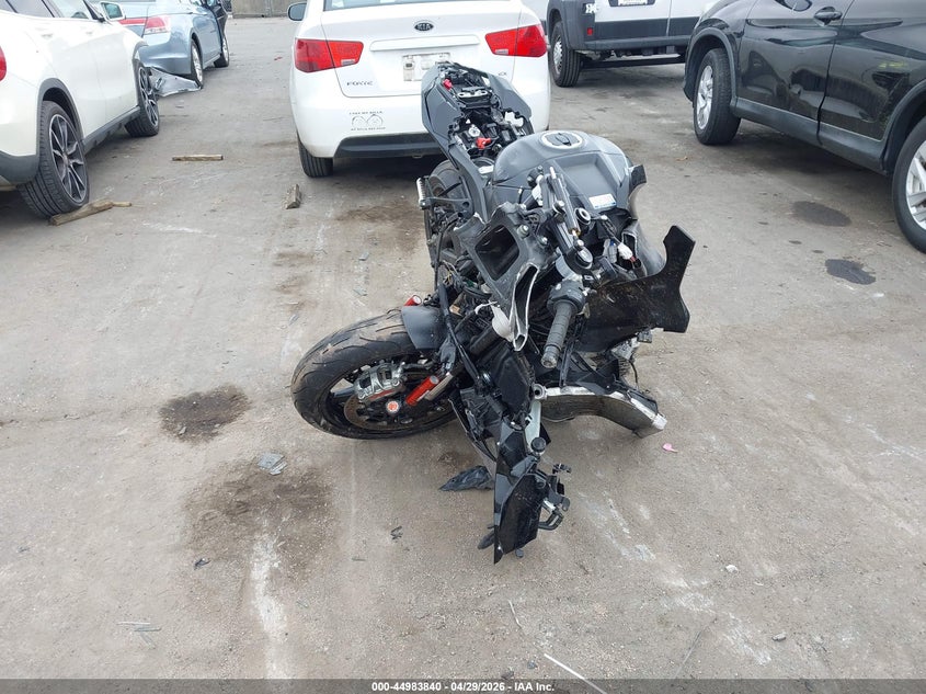 2024 KAWASAKI ZX1002 auction photo 5