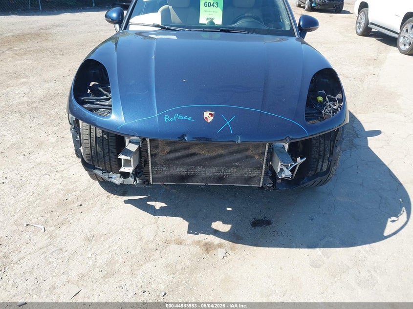 2019 Porsche Macan S VIN: WP1AB2A5XKLB32655 Lot: 44983983