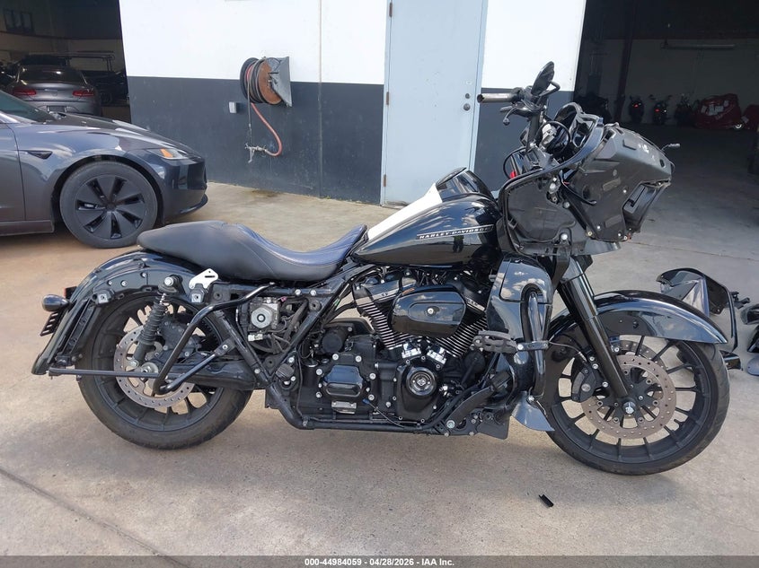 2019 Harley-Davidson Fltrxs VIN: 1HD1KTP38KB622142 Lot: 44984059