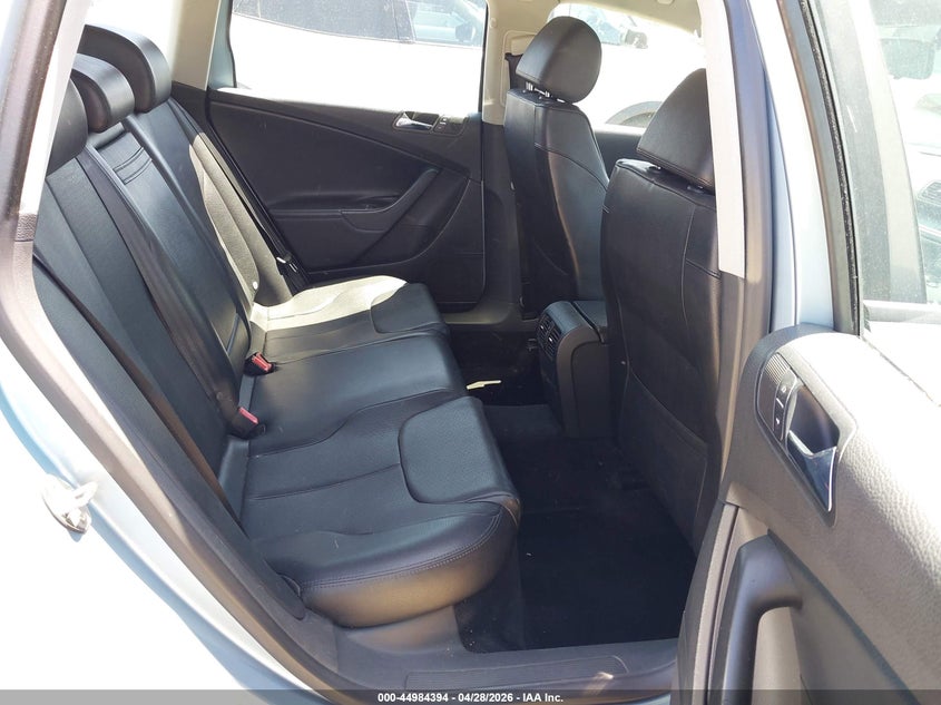 2007 Volkswagen Passat 2.0T VIN: WVWLK73C47E008542 Lot: 44984394
