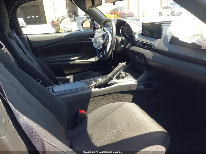 VIN: JM1NDAB75S0657907 2025 MAZDA MX-5 MIATA SPORT