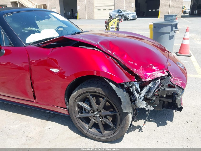 VIN: JM1NDAB75S0657907 2025 MAZDA MX-5 MIATA SPORT