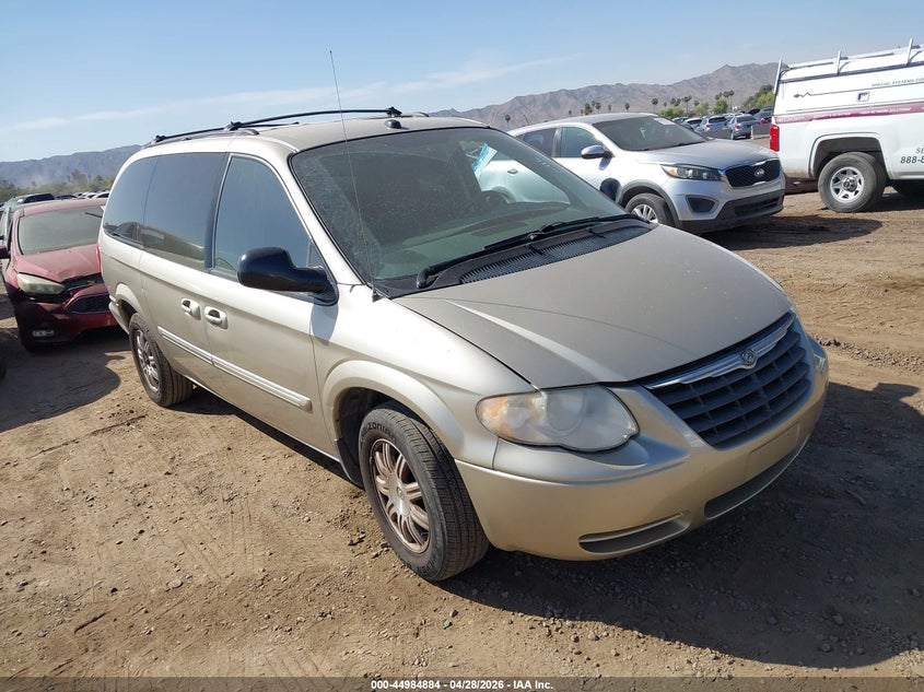 2005 Chrysler Town & Country Touring
