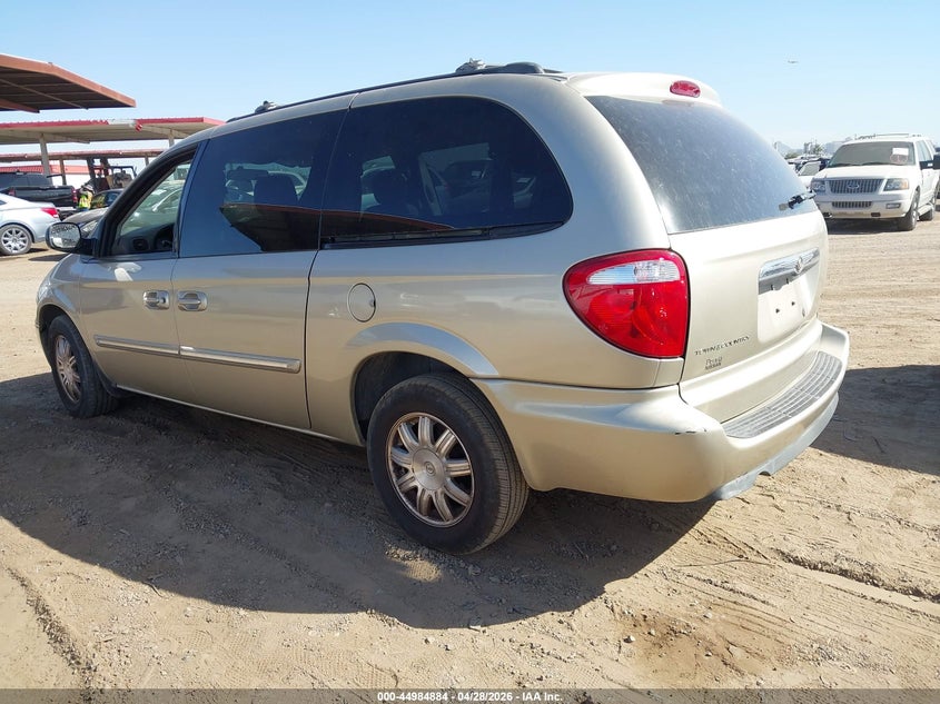 2005 Chrysler Town & Country Touring