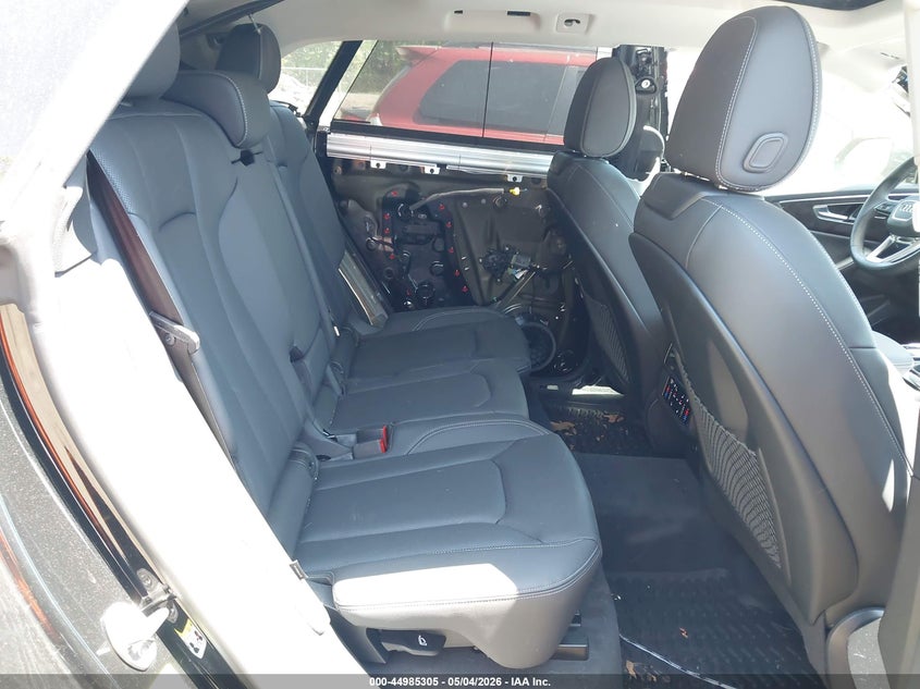 2023 AUDI Q8 auction photo 8