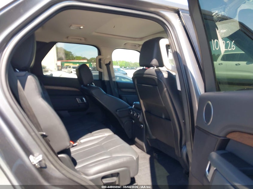 2017 Land Rover Discovery Hse VIN: SALRRBBV1HA010990 Lot: 44985594