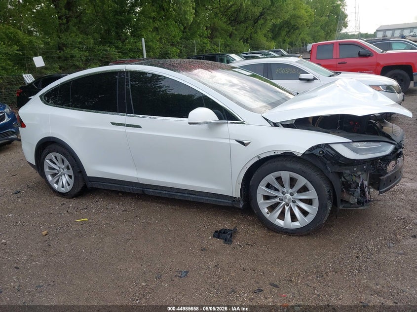 2019 Tesla Model X 100D/75D/Long Range/Standard Range VIN: 5YJXCDE22KF185678 Lot: 44985658