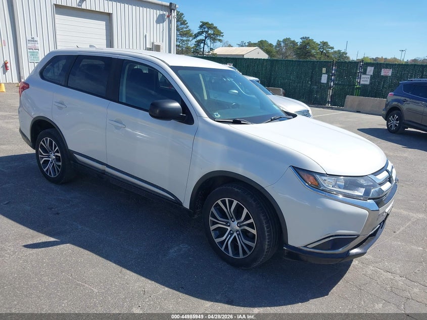 2017 Mitsubishi Outlander Es