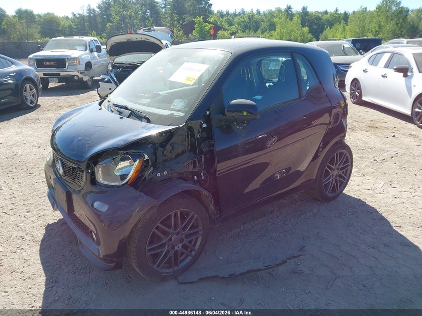 Vin: wmefj5da0hk172618, lot: 45483590, smart fortwo prime 20172
