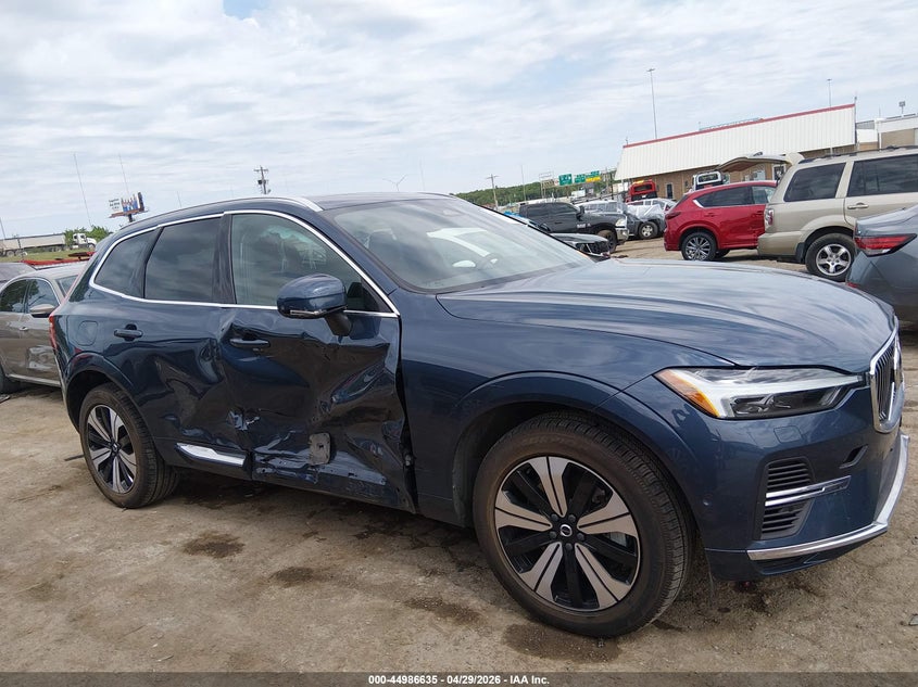 VOLVO XC60 RECHARGE PLUG-IN HYBRID - zdjęcie 14