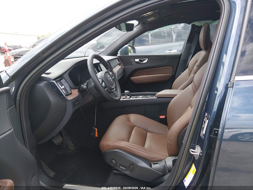 VOLVO XC60 RECHARGE PLUG-IN HYBRID - zdjęcie 5