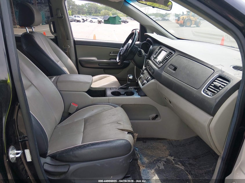 2017 KIA SEDONA auction photo 5