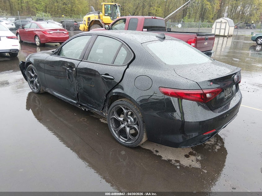Vin: zarfanbn4p7670610, lot: 45484383, alfa romeo giulia estrema awd 20233
