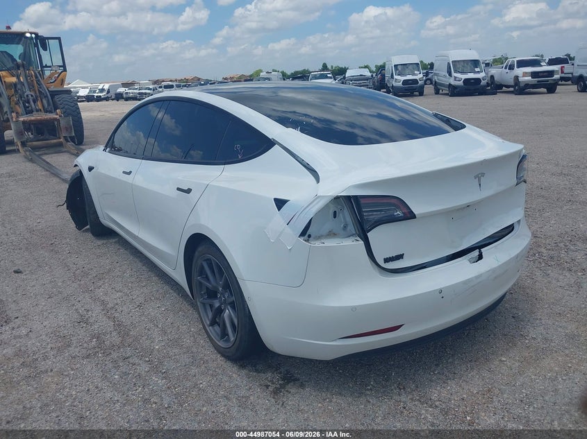 Vin: 5yj3e1ea3mf877952, lot: 45484495, tesla model 3 standard range plus rear-wheel drive 20213