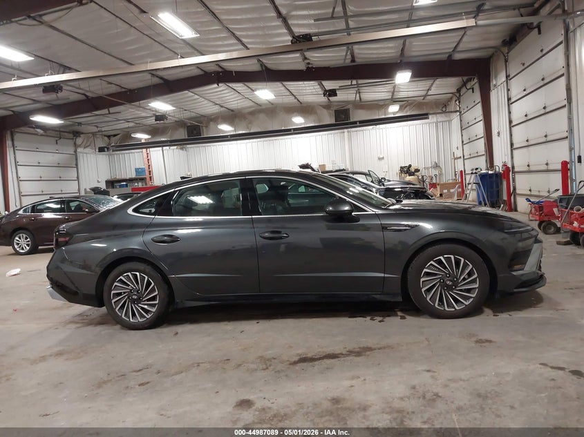 AtlanticExpress - Hyundai Sonata Hybrid