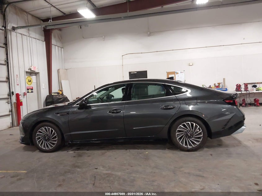 AtlanticExpress - Hyundai Sonata Hybrid
