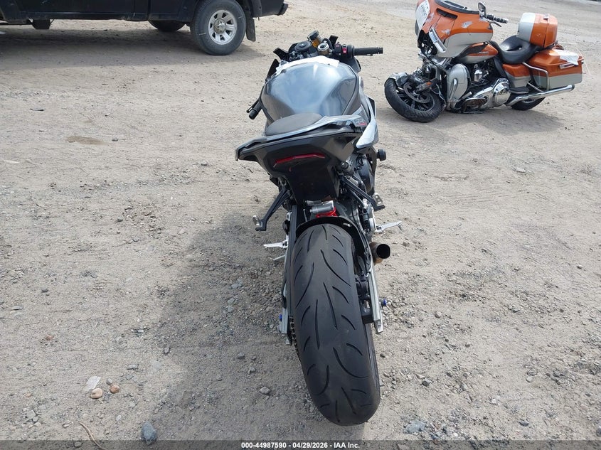 2025 BMW S 1000 Rr VIN: WB10P2301S6L82829 Lot: 44987590