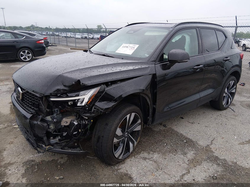 Vin: yv4l12uc3s2500104, lot: 45485166, volvo xc40 b5 plus dark theme 20252
