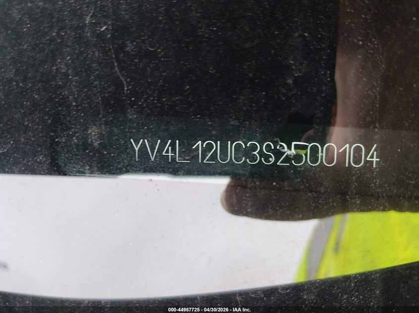 2025 Volvo Xc40 B5 Plus Dark Theme VIN: YV4L12UC3S2500104 Lot: 44987725