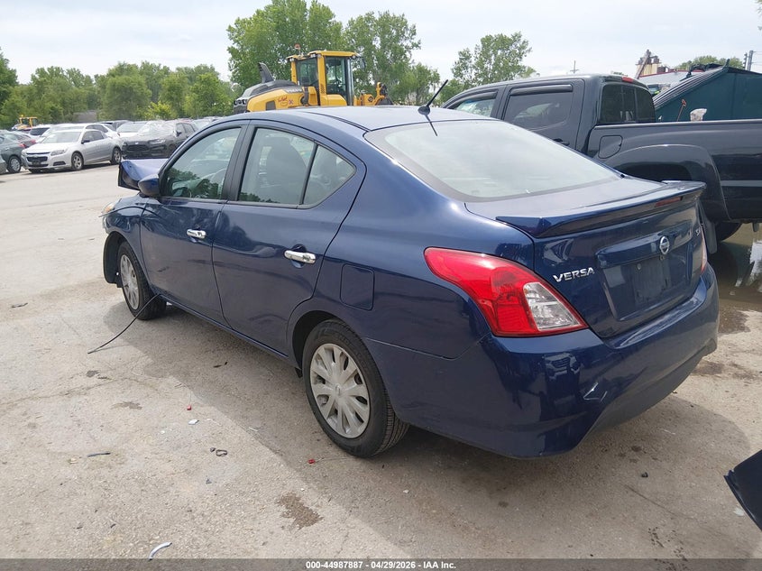 2018 NISSAN VERSA auction photo 3