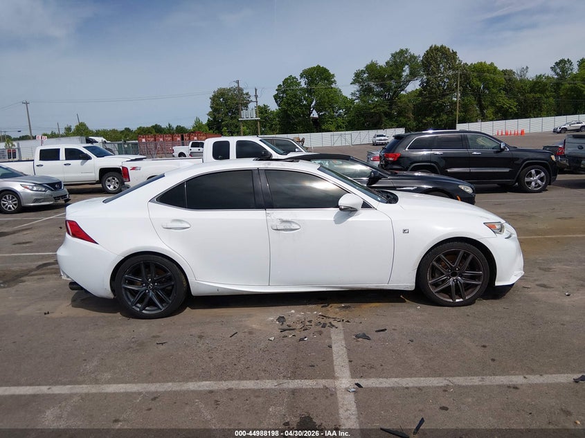 LEXUS IS 200T - zdjęcie 12