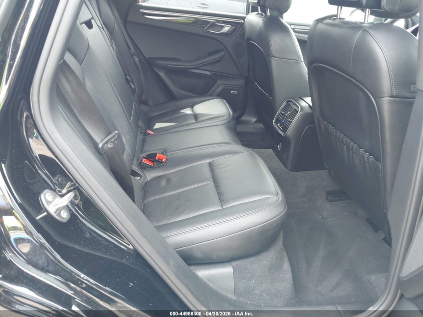 2018 Porsche Macan VIN: WP1AA2A52JLB00932 Lot: 44988308
