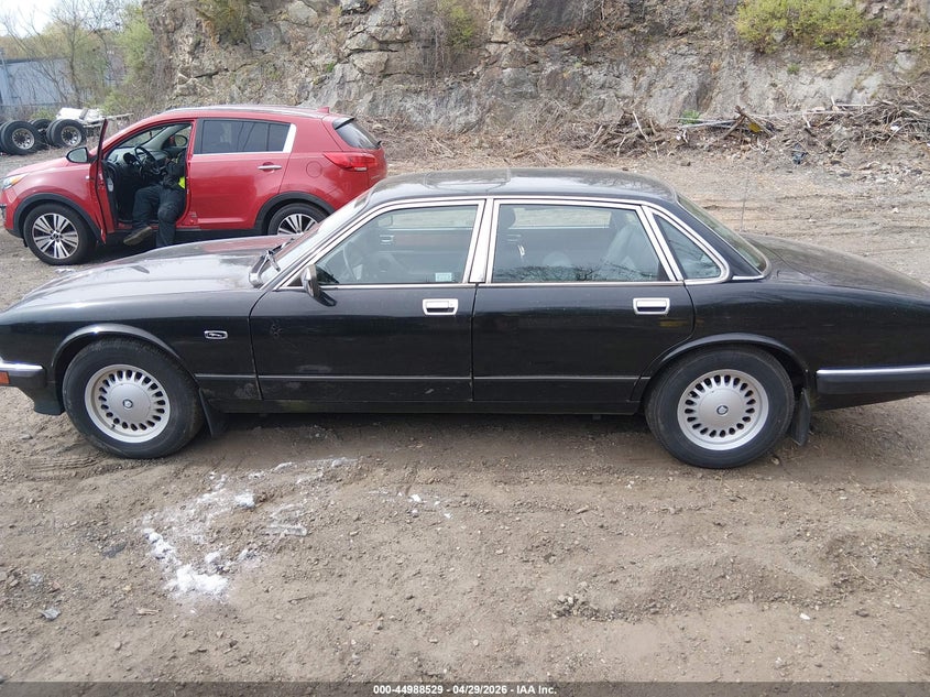 1992 Jaguar Xj6 Sovereign VIN: SAJHY1748NC52429 Lot: 44988529
