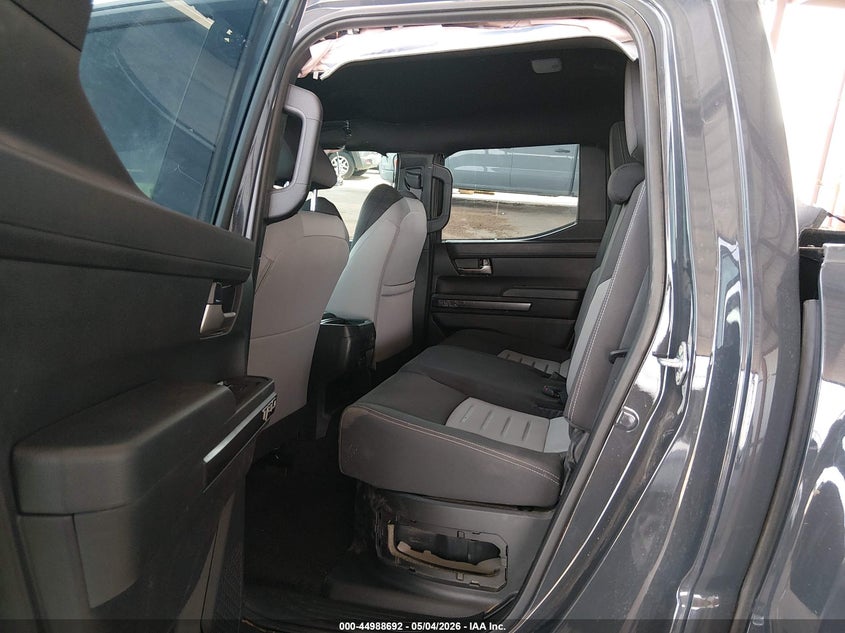 lot image 3