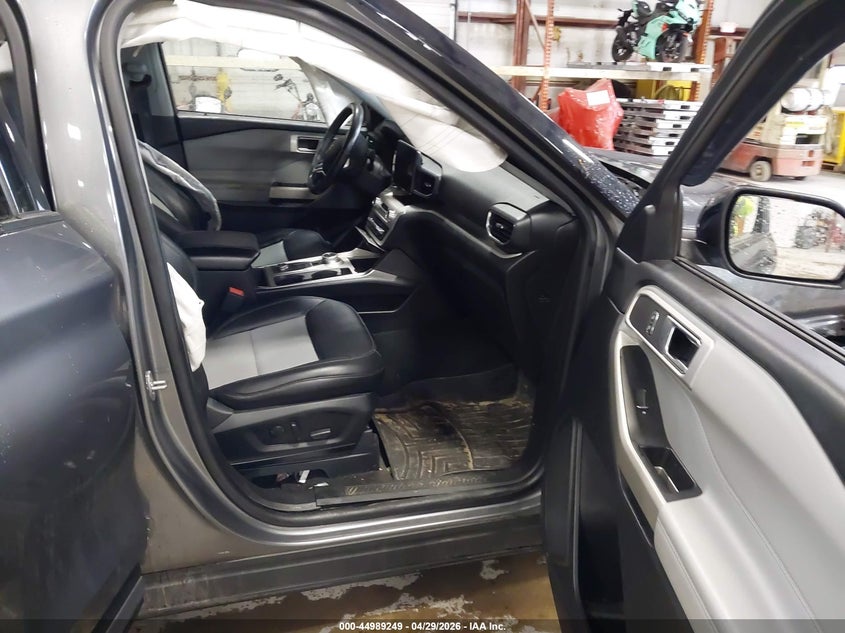 2022 FORD EXPLORER auction photo 5