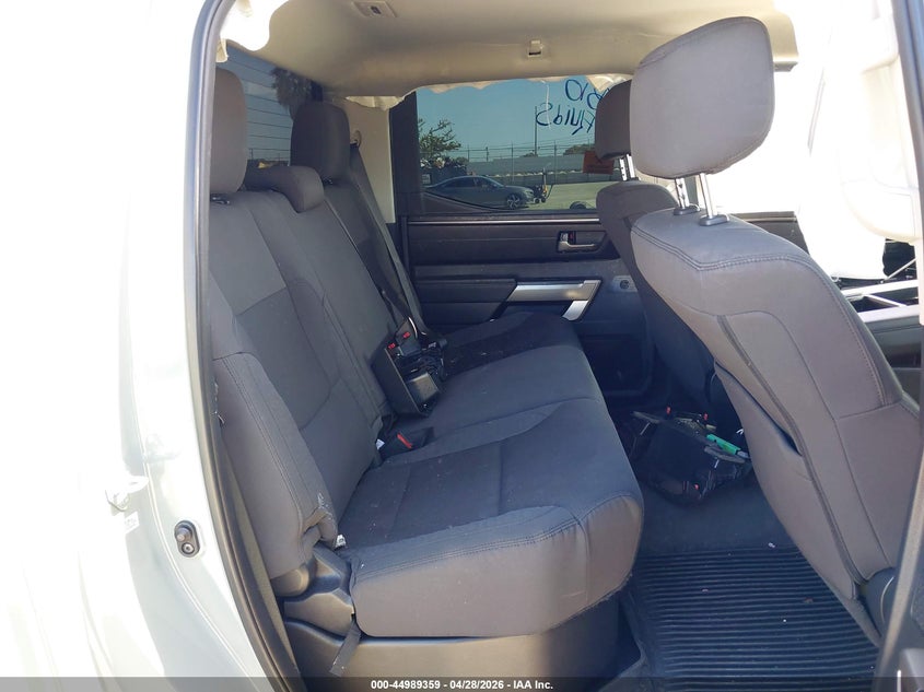2022 Toyota Tundra Sr5 VIN: 5TFLA5AB5NX015213 Lot: 44989359