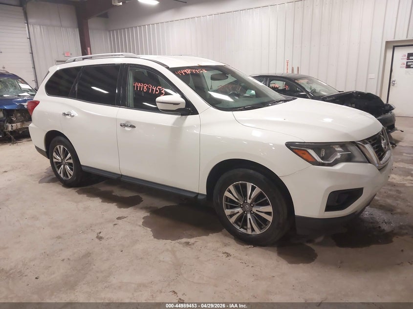 2017 Nissan Pathfinder Sv