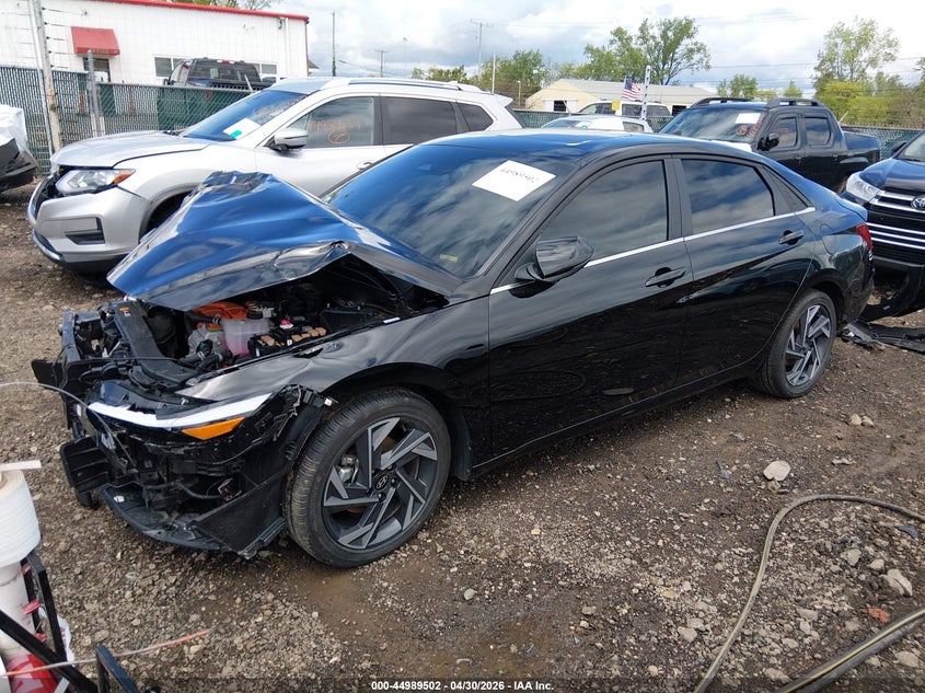 2025 HYUNDAI ELANTRA HYBRID auction photo 2